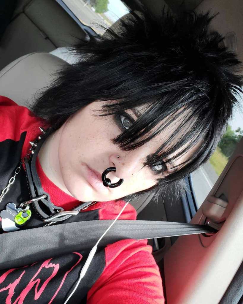 7 Awesome Emo Hair Cuts You Will Love - Outsons