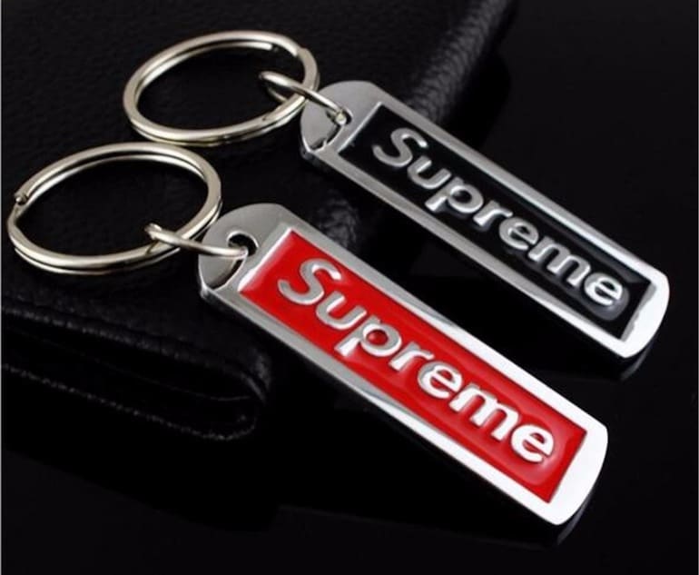 Alloy-Key-Chain-Letters-Supreme-Car-Keychain-Key-Ring-Waist-Hanging-Ornaments-Key-Fob-Keyring-fashion-accessories