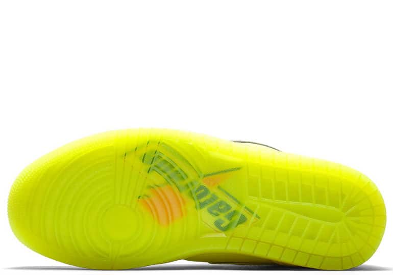 Translucent soles Nike Air Jordan 1s cyber