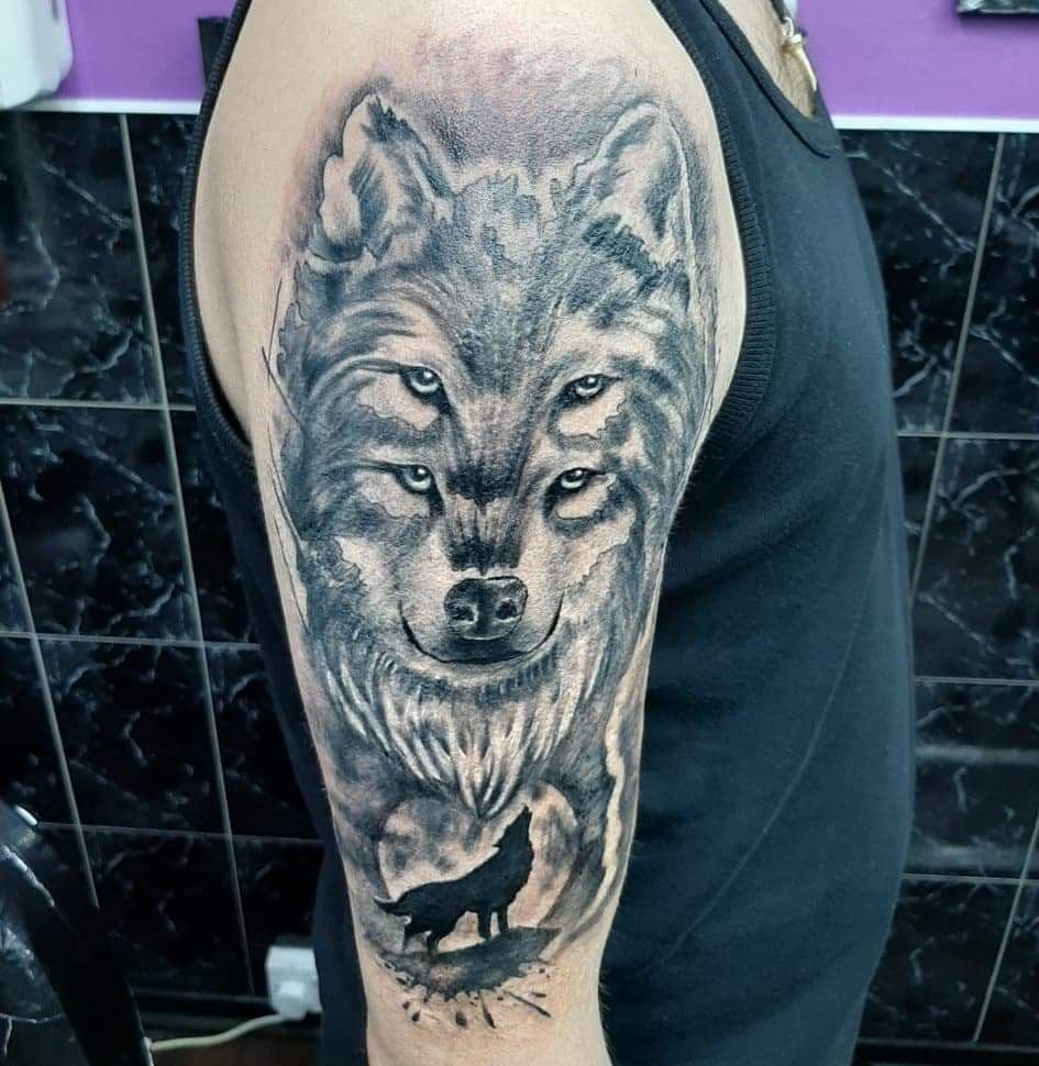 Wolf Shoulder Tattoo Designs