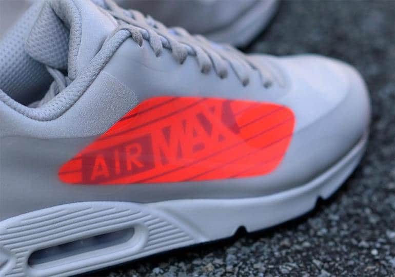 air max 90 giant logo side on