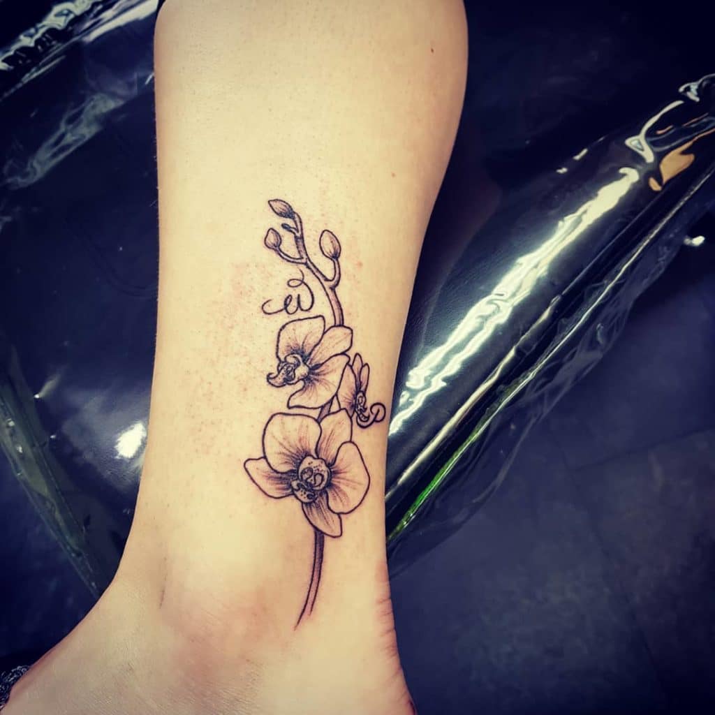 2019 12 08 08.33.17 2193999952469134269 ankletattoo Outsons
