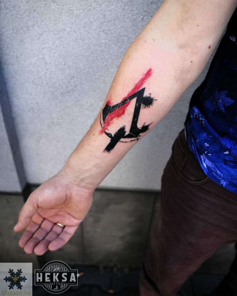 Assassins Creed arm tattoodo Outsons