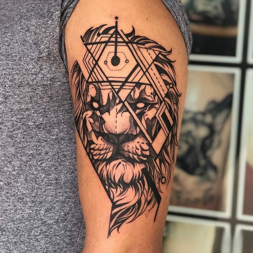 Tattoo geometric lion Outsons