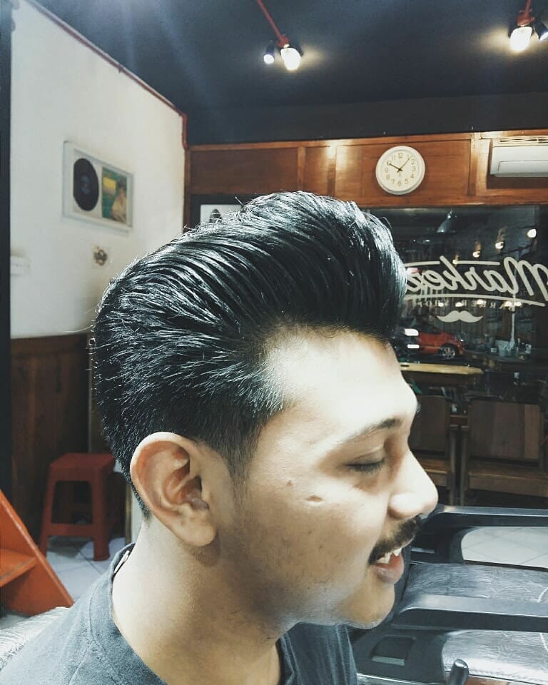 rockabilly hairstyle