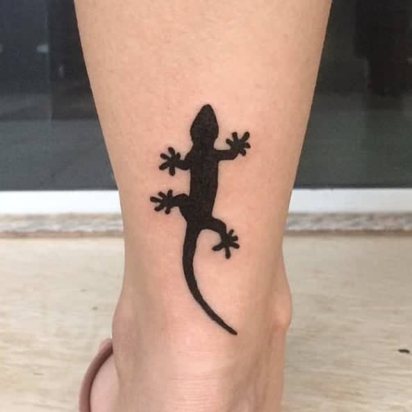 Tattoo uploaded by Andreanna Iakovidis • Polynesian Maori Inspired Lizard  Forearm Tattoo by Andreanna Iakovidis #polynesian #lizard #maori • Tattoodo