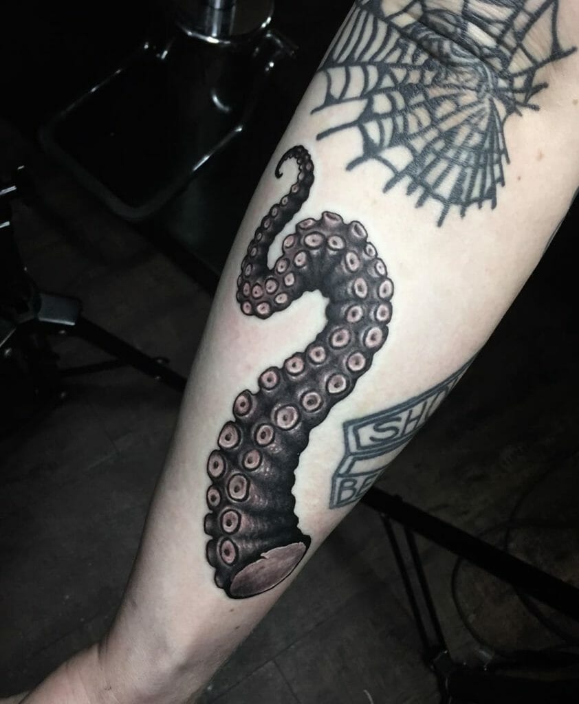 2019 10 26 22.51.06 2163266352404444792 tentacletattoo Outsons