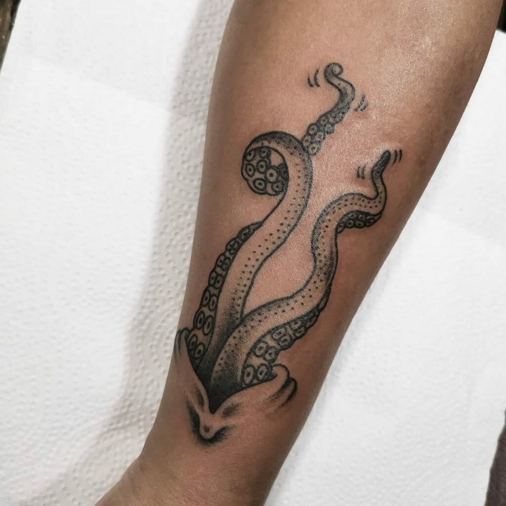 2020 03 04 04.45.32 2256940810577600382 tentacletattoo Outsons