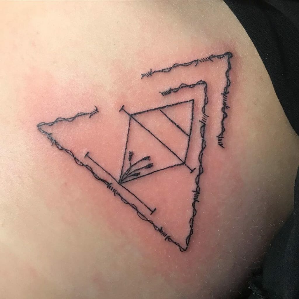2020 07 13 11.39.33 2352094810612424385 triangletattoo 1 Outsons