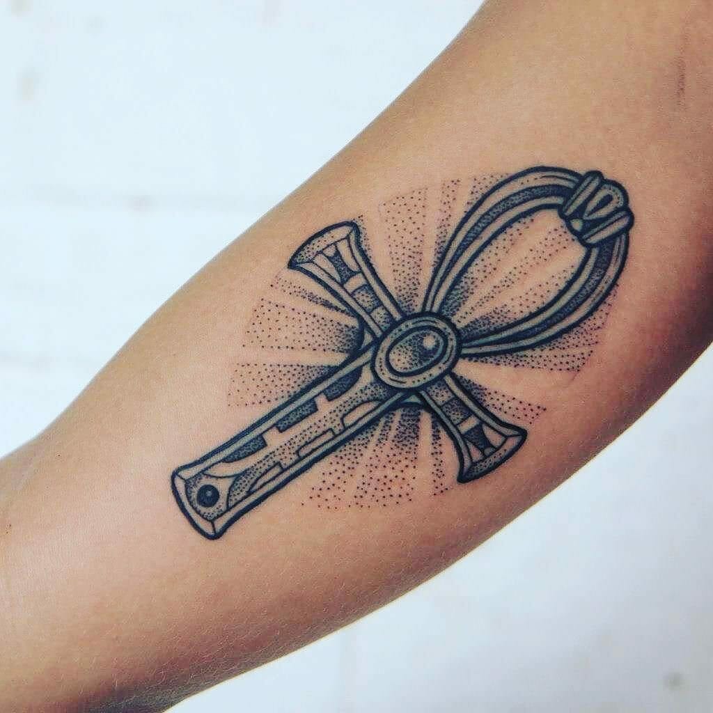 Simple Ankh Tattoo Outsons