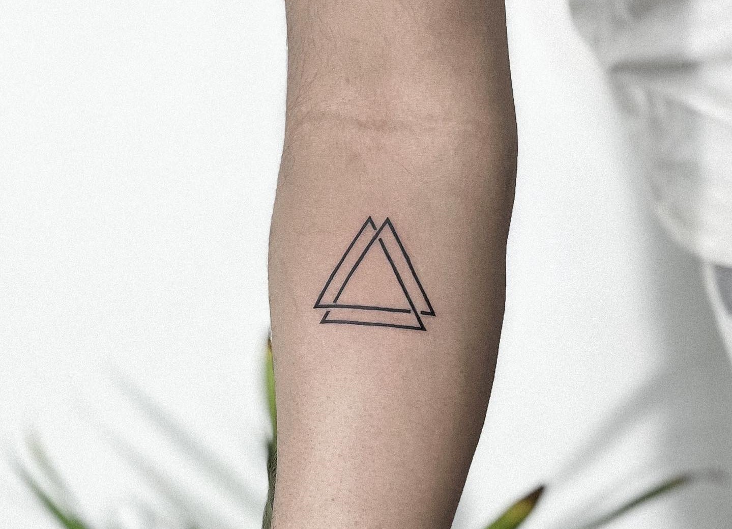 D-art Tattoo - These three triangle represents: Past present and future  Body, soul and spirit Magic, dreams and terrenal Change, energy and  equilibrium . . . . #threetriangletattoo #pastpresentfuture #bodysoulspirit  #magicdreamsterrenal ...