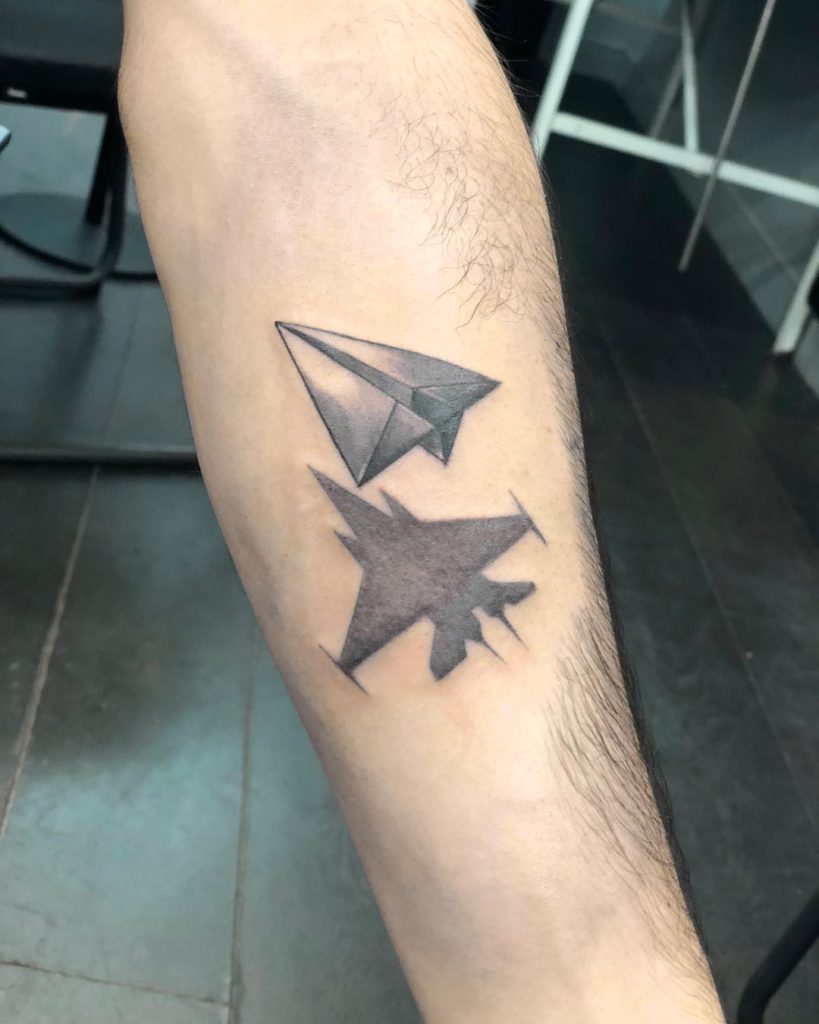 2019 01 05 07.28.37 1949717986425506683 paperairplanetattoo Outsons