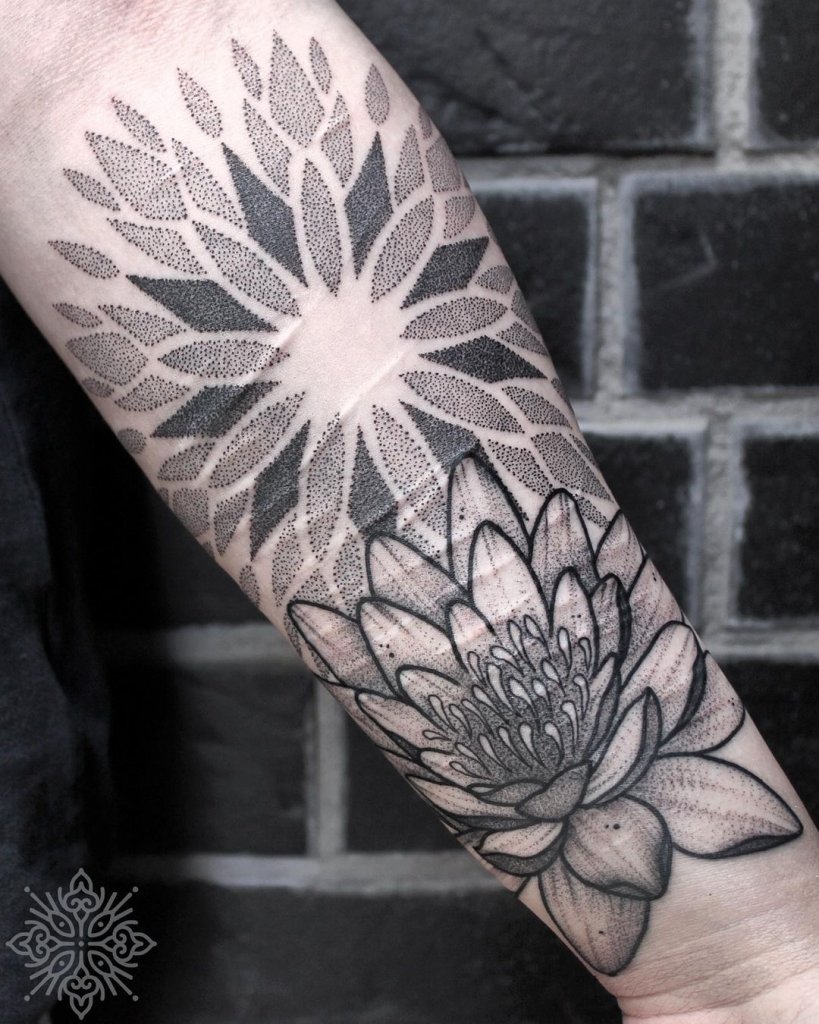 125 Elegant Lotus Tattoo Designs with Meaning | Art and Design | Tatuagem  de flor de lótus, Tatuagem de manga, Designs de tatuagem