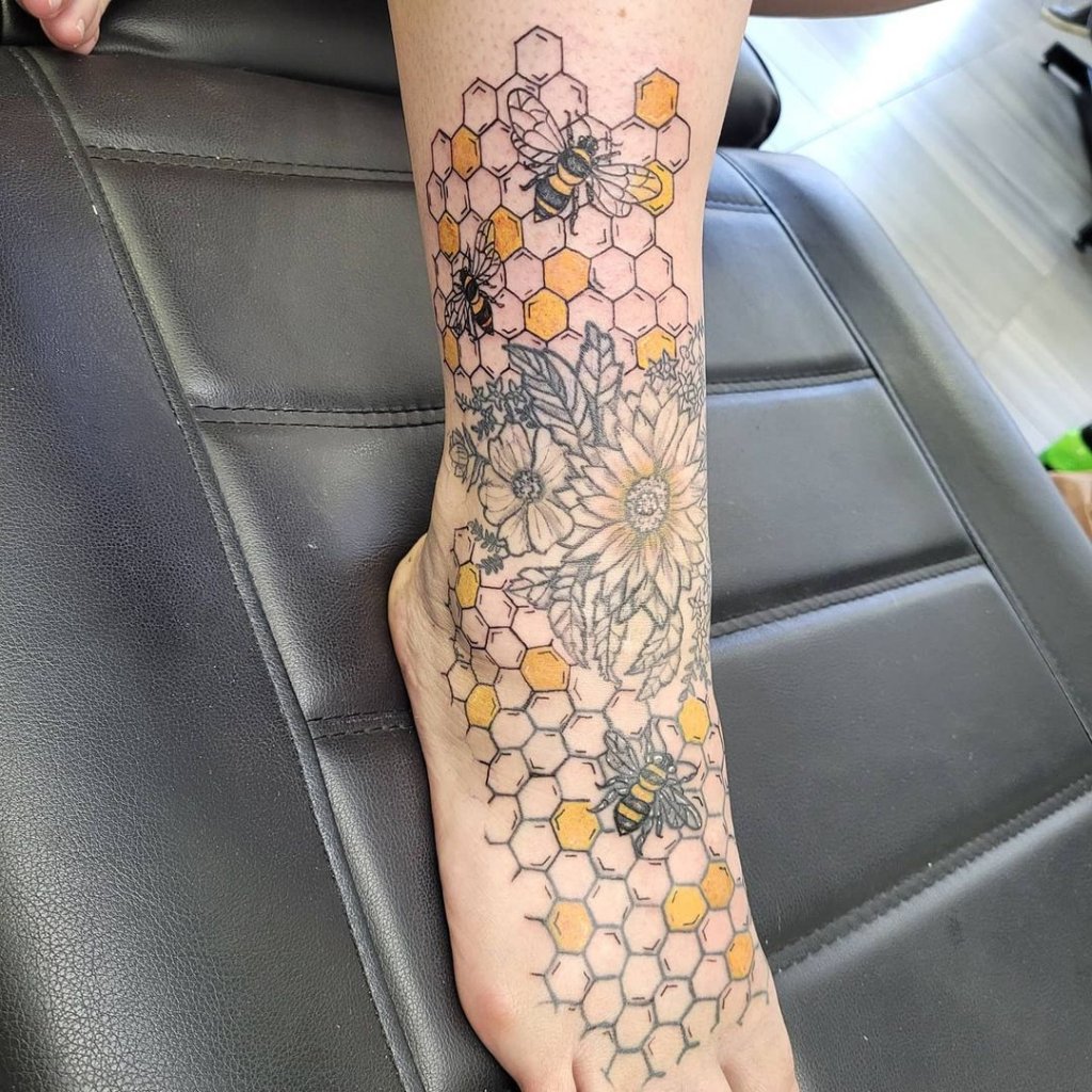 101 Best Honeycomb Tattoo Designs You Need To See! - Outsons