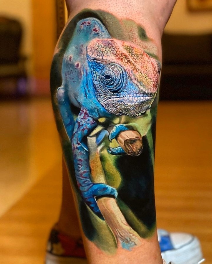 Hyper-realistic Chameleon Tattoo