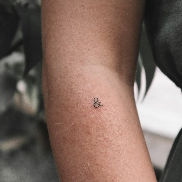 Simple Tattoos With Ampersand Design