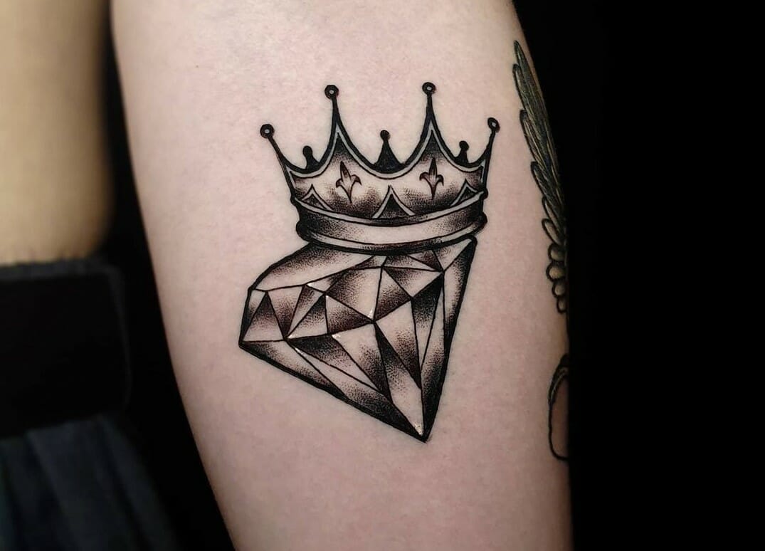 Pin by Anxs on Bg | Crown tattoo design, Small tattoos for guys, Black ink  tattoos | Crown tattoo design, Small tattoos for guys, Crown tattoo