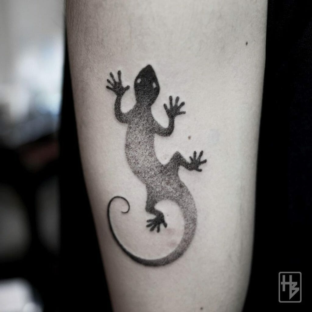 Dotwork gecko tattoo