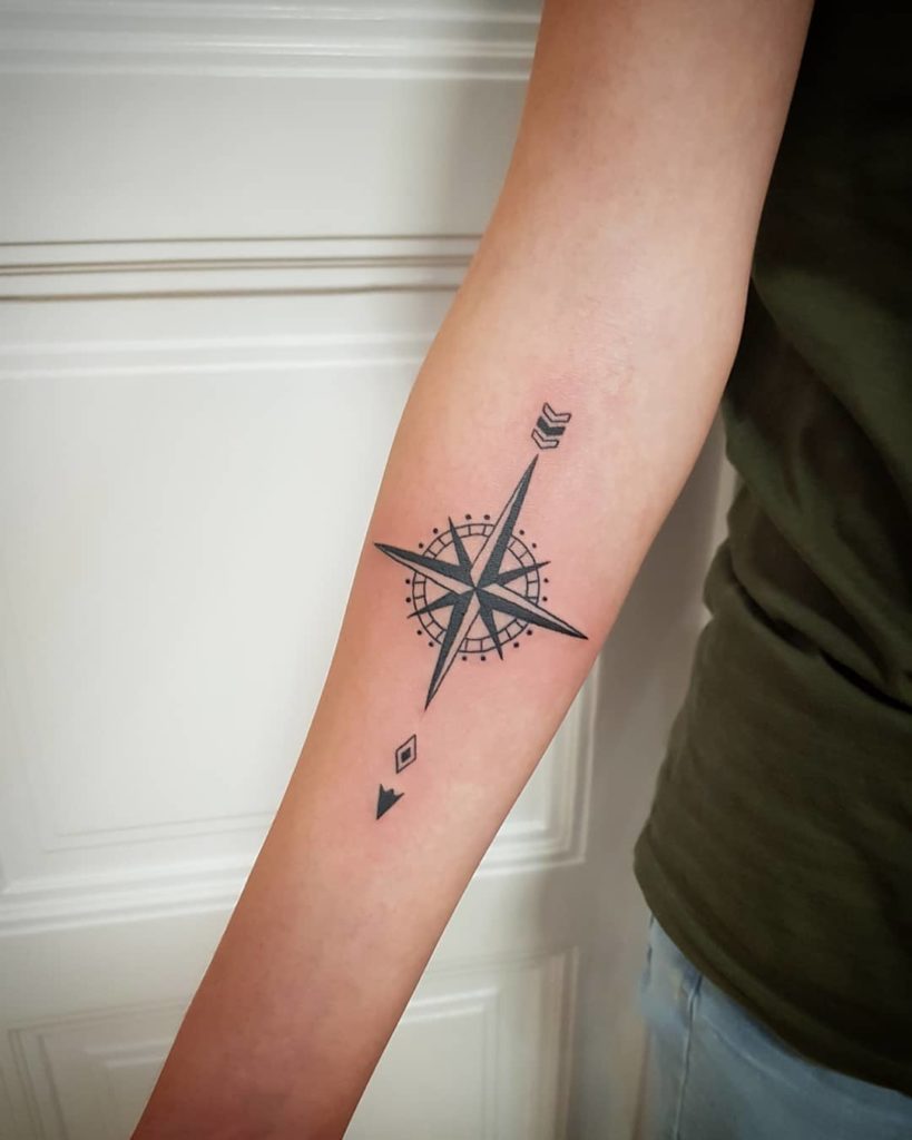 The Simple Compass Tattoo For First-Timers