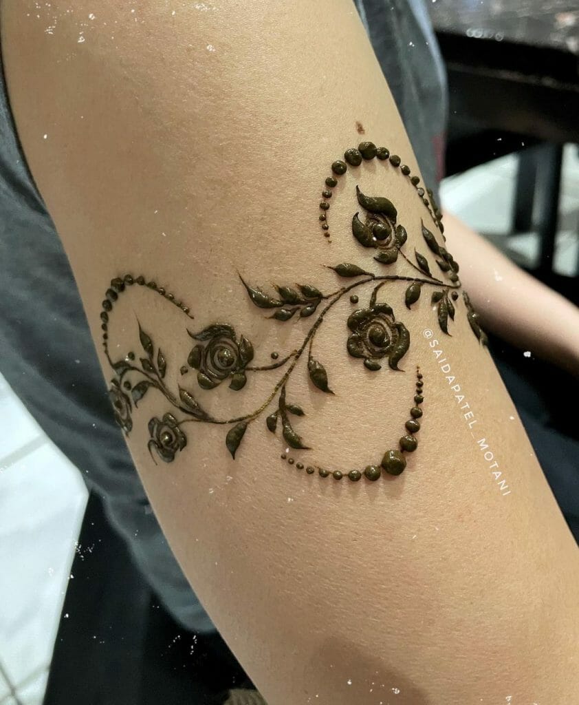 Sexy Henna Tattoo