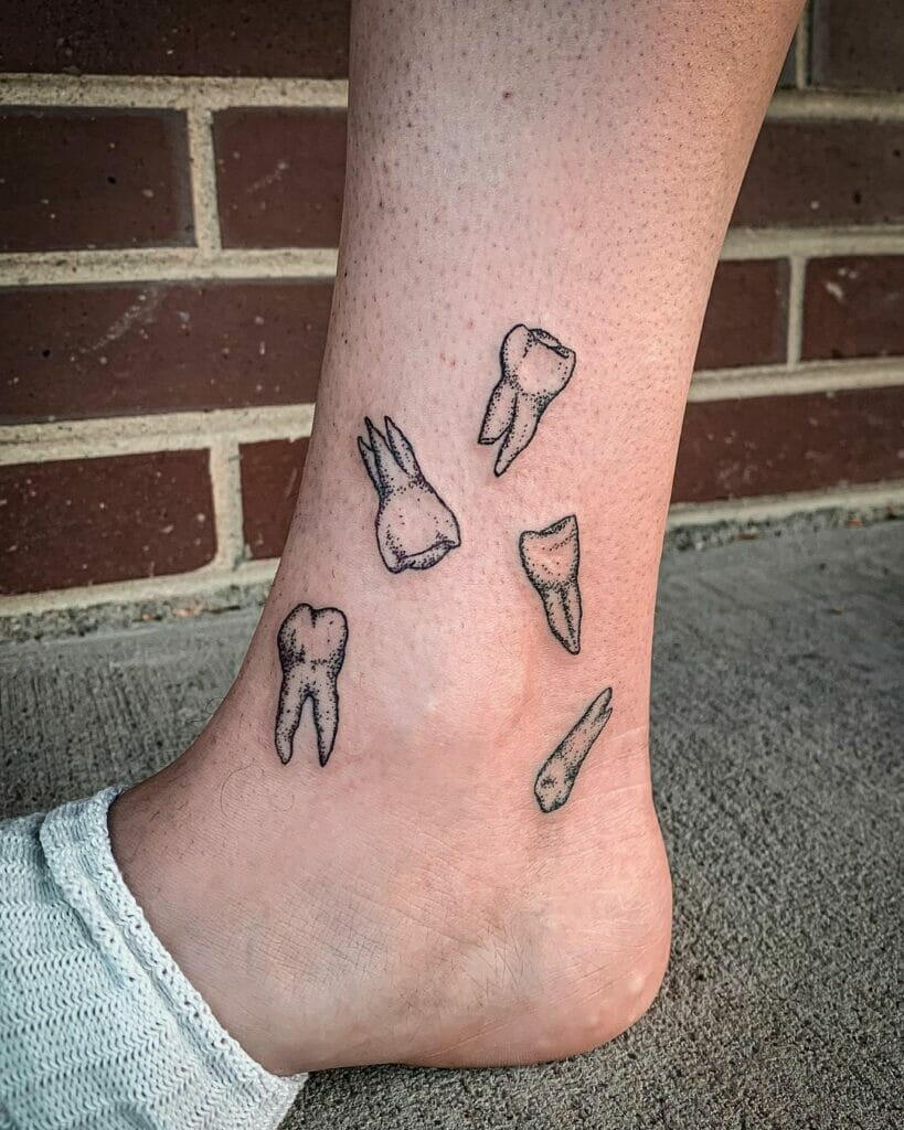 The Teeth Tattoo on the Leg
