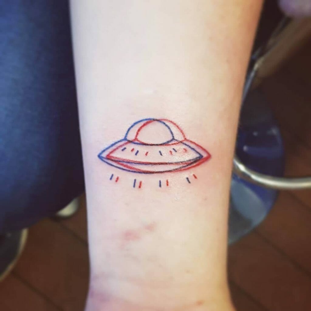 Tiny And Adorable Anaglyph Tattoos Ideas 