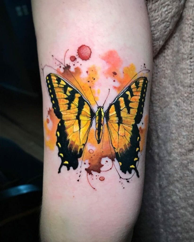 Watercolour Estilo Monarch Butterfly Tattoo