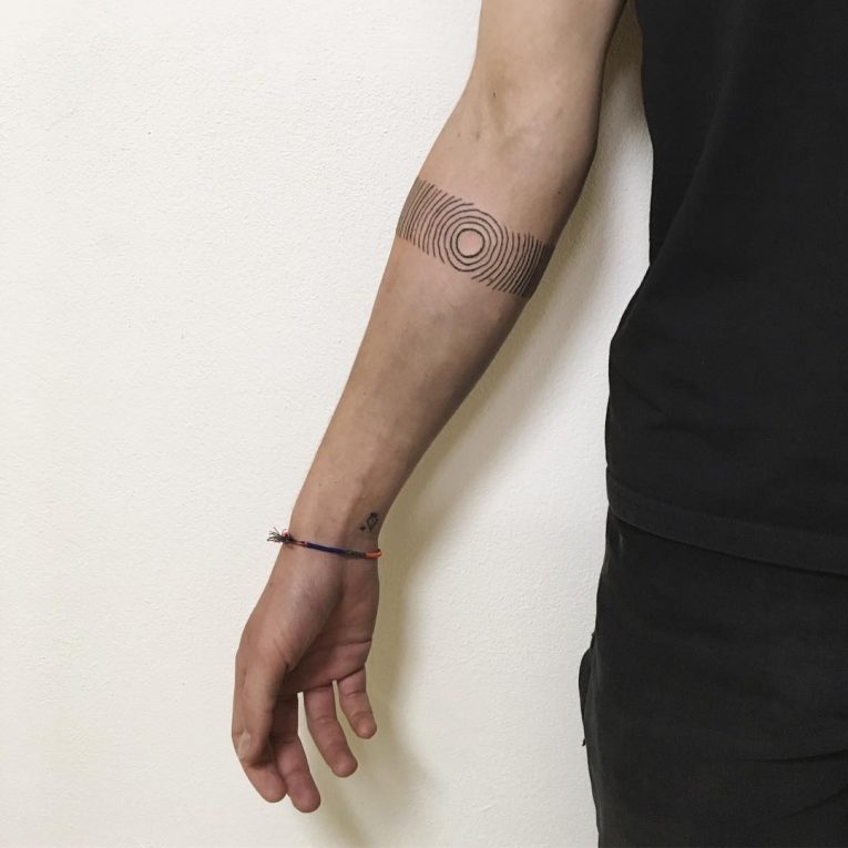 armband tattoo