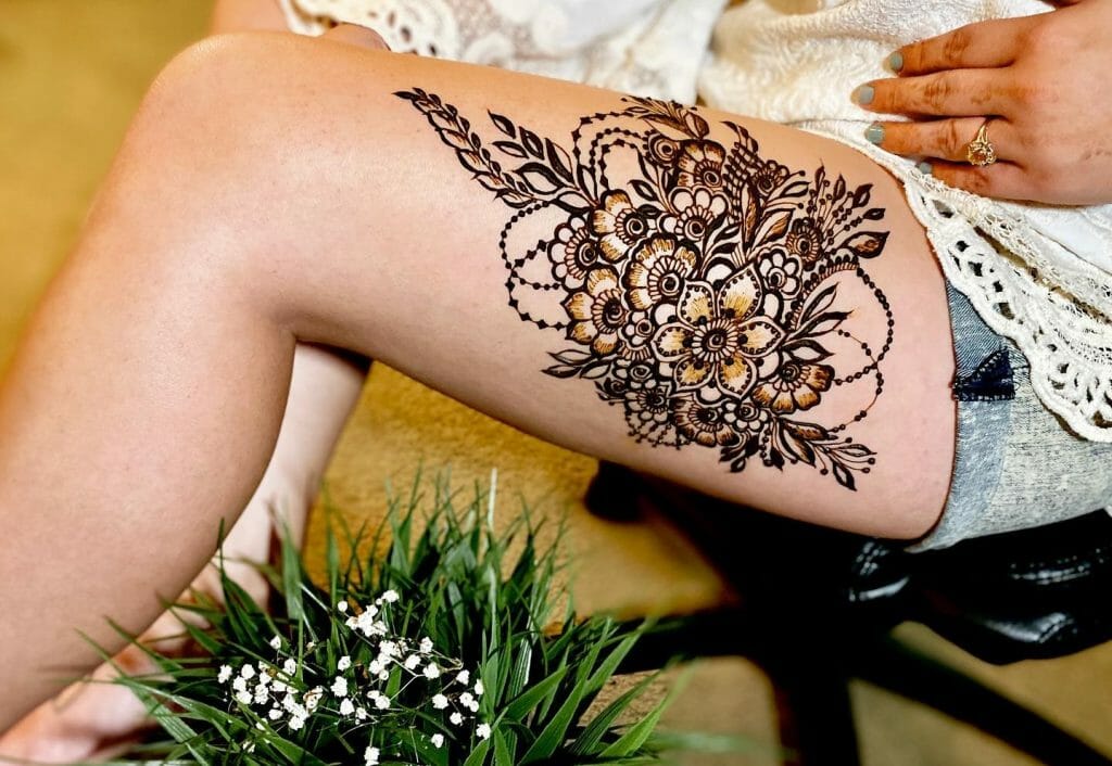 Tattoo uploaded by Kali • Obsessed with #henna #leg #thigh #tattoo #mandala  #hand • Tattoodo
