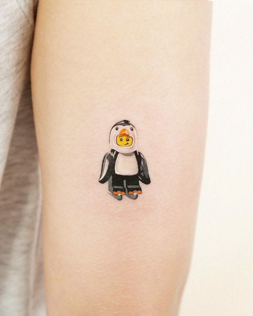 Penguin Visualized As A Logo Figure