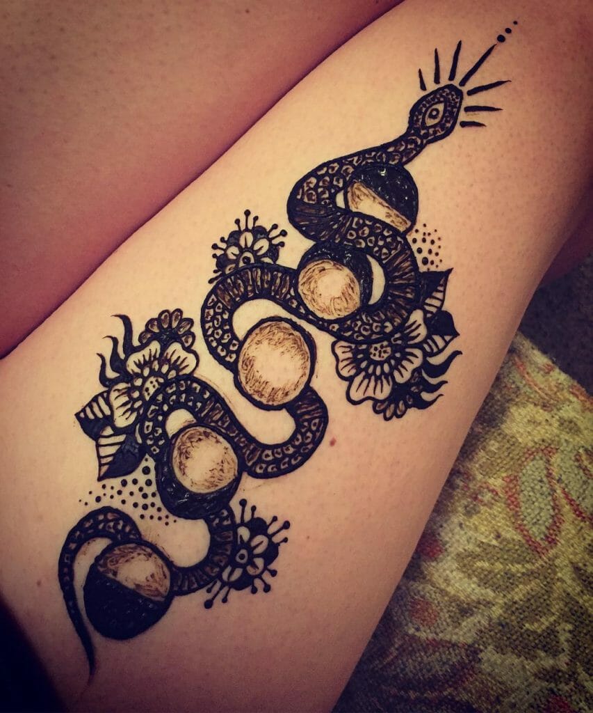 Snake Henna Tattoo Designs On Thigh