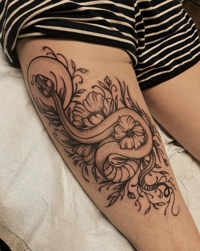 Snake Tattoo At The Back Of The Thigh