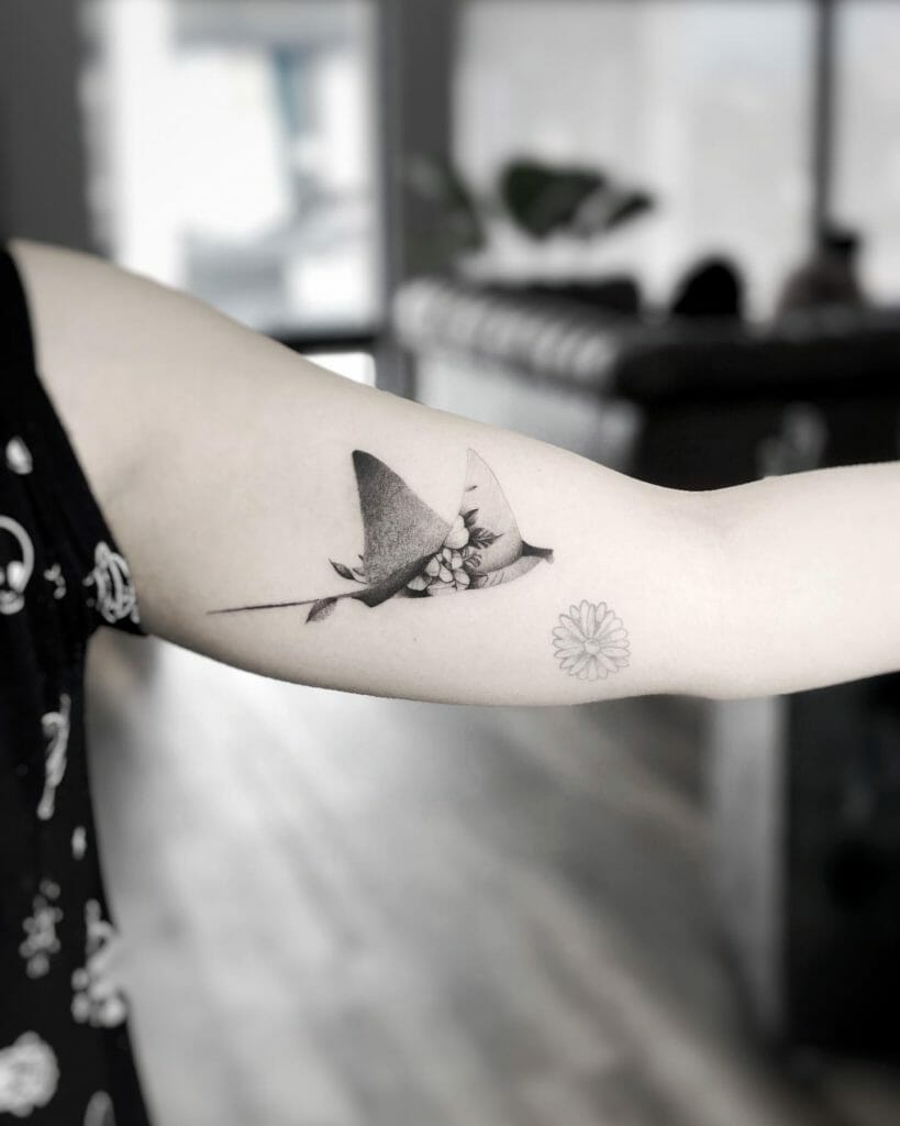 Unique Tattoo Ideas With A Small Stingray