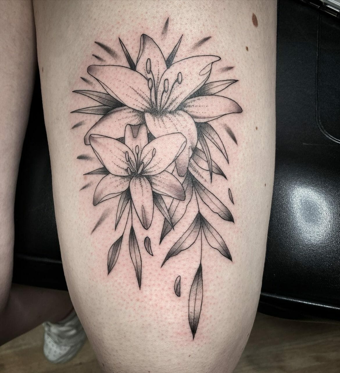 20+ Flower Thigh Tattoos For 2024!