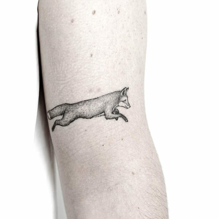 Chic Black And White Small Fox Tattoo Designs That Are Worth A Shot