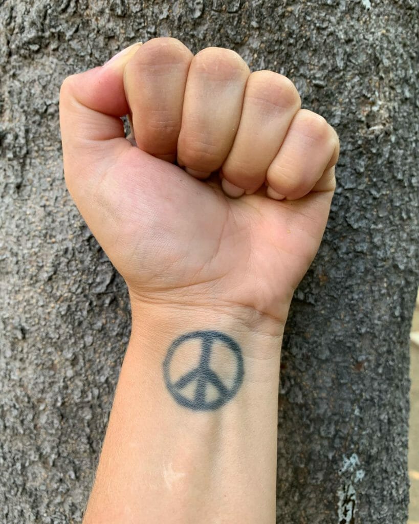 Lady Gaga Peace Tattoo