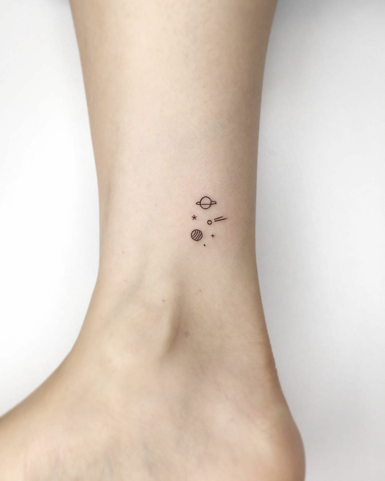 22 Amazing Shooting Star Tattoo Designs + Meaning - Updated For 2023 ...