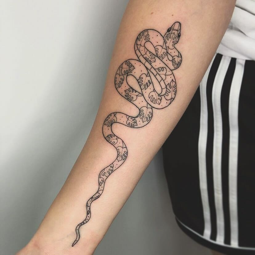 Snake With Leaf Designs On Body