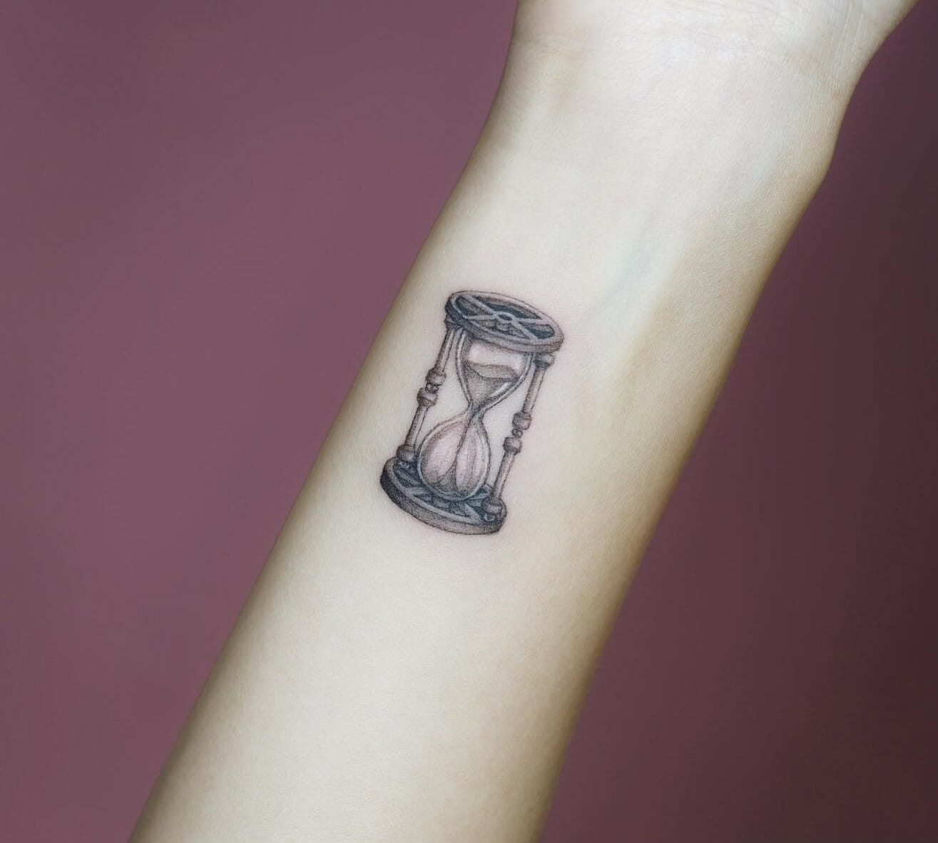 101 Best Girly Hourglass Tattoo Ideas That Will Blow Your Mind! - Outsons