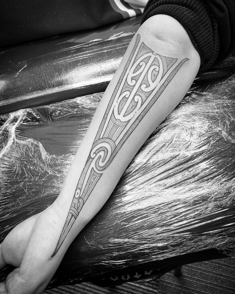 forearm tattoo maori polynesian fusion #Polynesiantattoos #Samoantattoos | Forearm  tattoos, Polynesian tattoos women, Maori tattoo