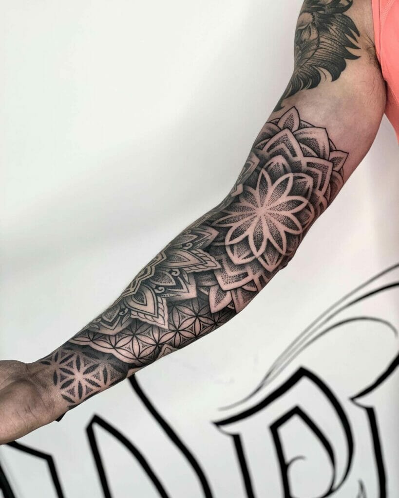 Mandalastyle lower forearm tattoo completely obsessed with the detail  and line work  Tatuagens Idéias de tatuagem femininas Meninas tatuadas