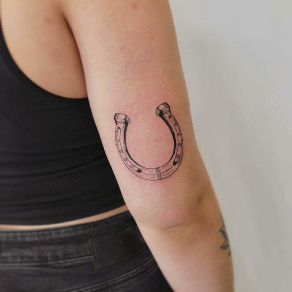 Small Horseshoe Tattoo Outline