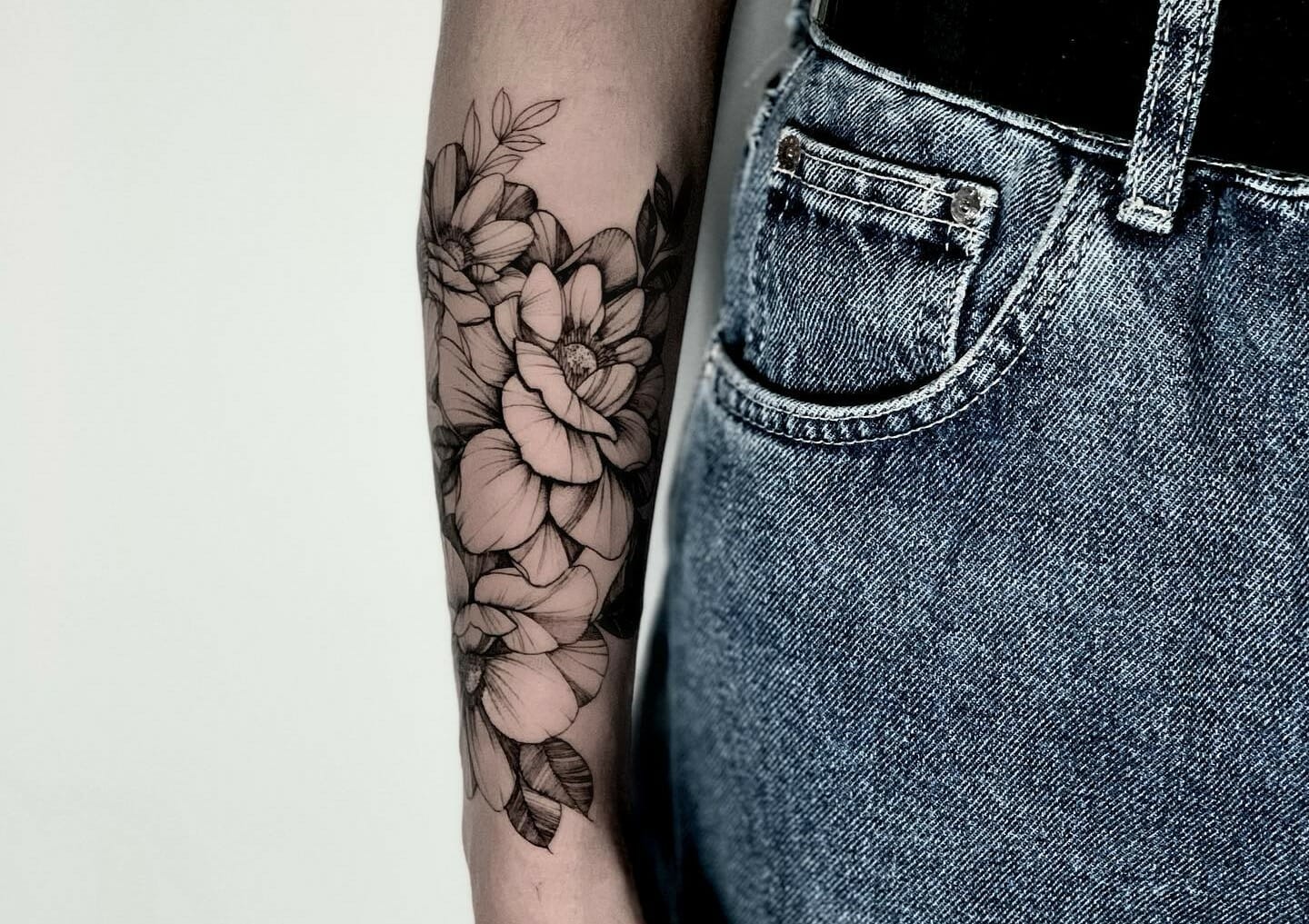 10 Best Floral Armband Tattoo Ideas That Will Blow Your Mind! - Outsons