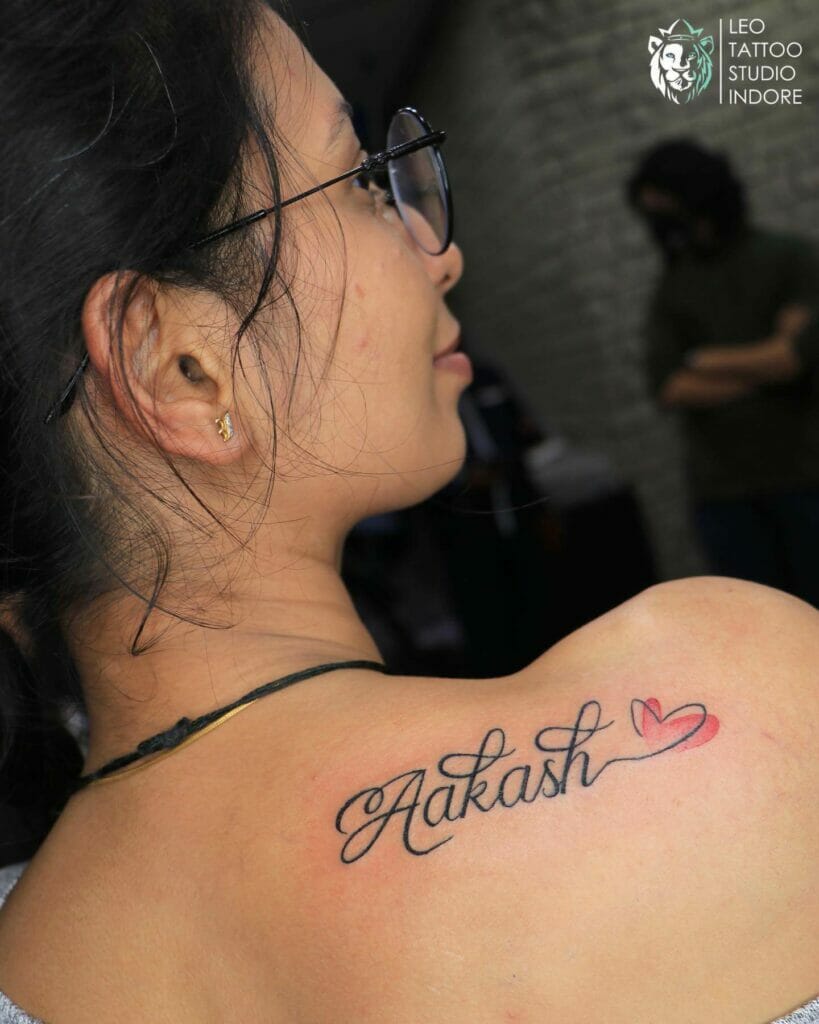 Eye-catching Back Shoulder Name Tattoos