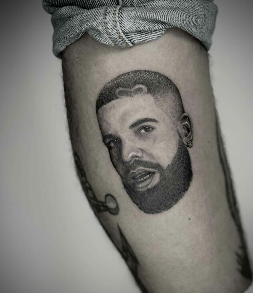 Drake's Mini Portrait Around Knee