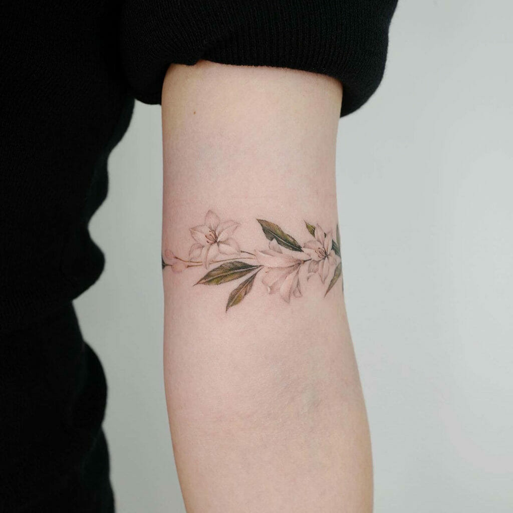Minimalistic Lilly Floral Armband Tattoos