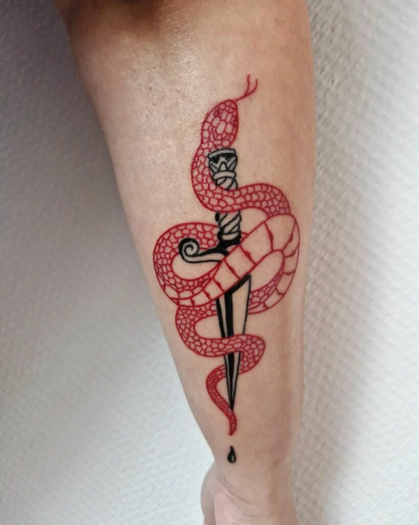 Zeitgenössische rote und schwarze Schlangenschwert-Tätowierung