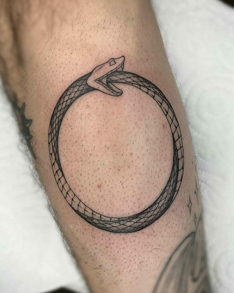 Circular Simple Snake Flash Tattoo