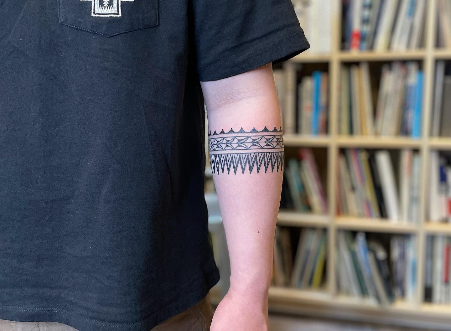 Neat geometric armband by marcdiamondtattoo If you'd like to book in with  Marc, send him a dm or fill out the tattoo enquiry form on our website ✨ ⋆  Studio XIII Gallery