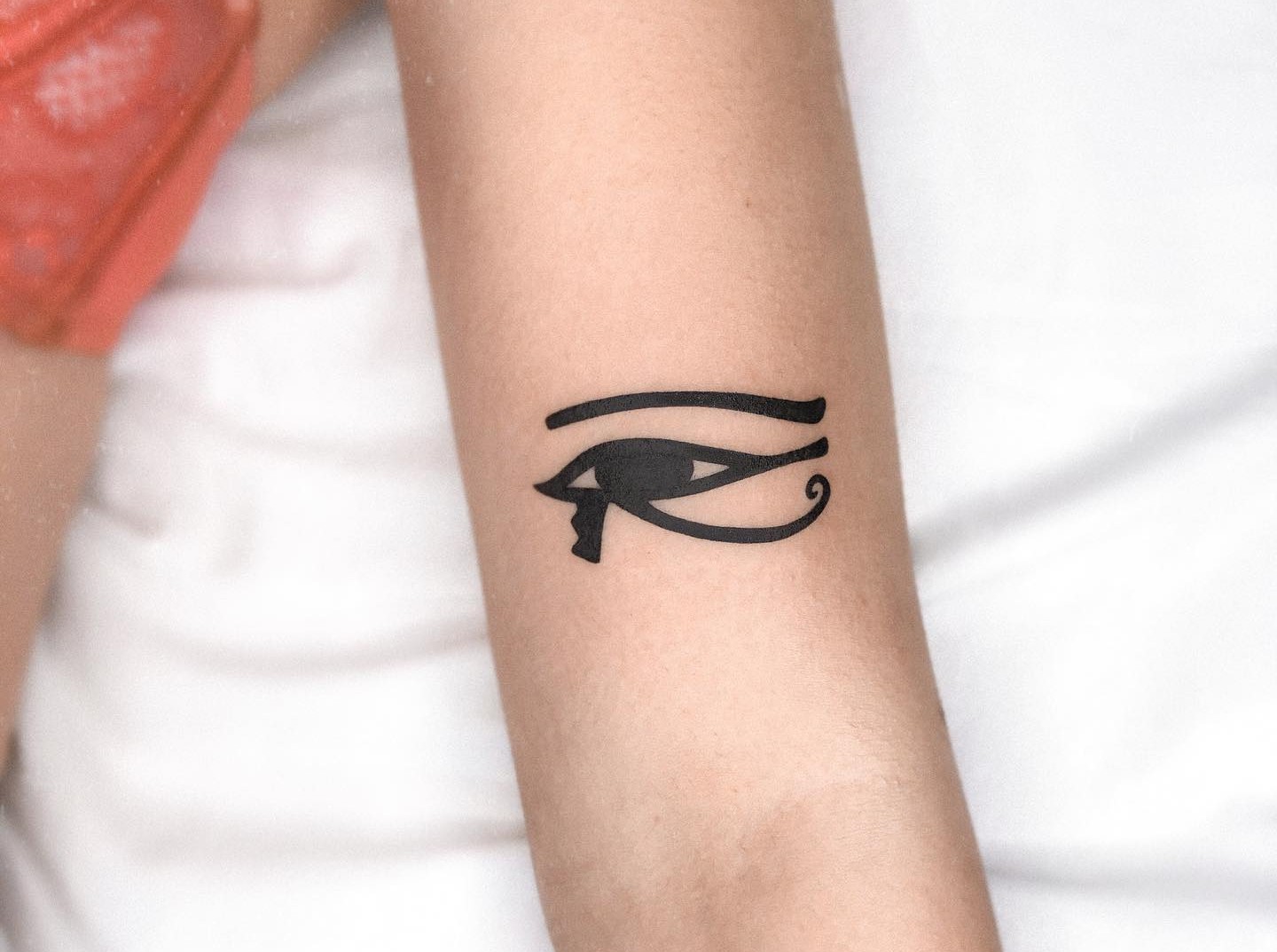 Egyptian Eye Temporary Tattoo | EasyTatt™